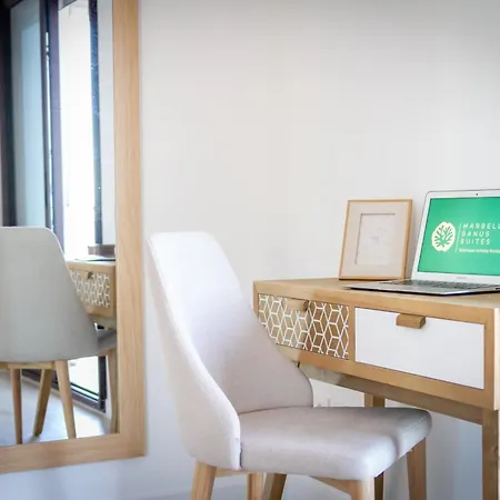 Banus - Harbour Seafront Apartment