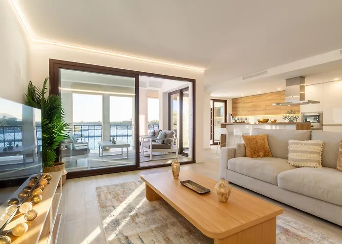 Apartament Banus - Harbour Seafront *