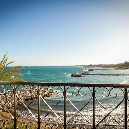 Banus - Harbour Seafront Apartmán *