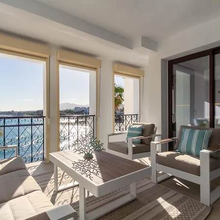 Banus - Harbour Seafront Апартаменти Марбелья