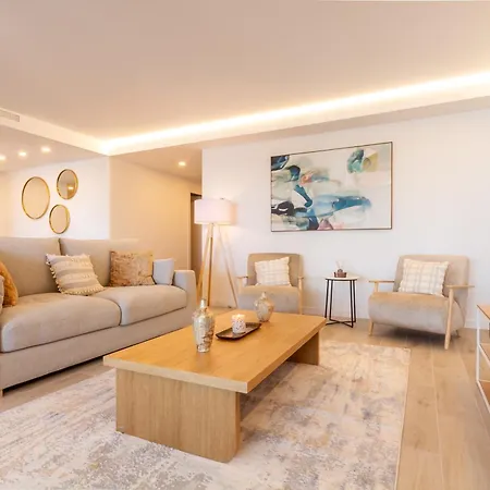 Banus -puerto Banus - Luxury Harbour Seafront - Brand New 3br - 3ba - Stunning Mediterranean Views - Outdoor Terrace - Colorful Sunsets - Bright Interiors - New Furniture - Steps From Marina & El Corte Ing Luxury Shopping Apartment *