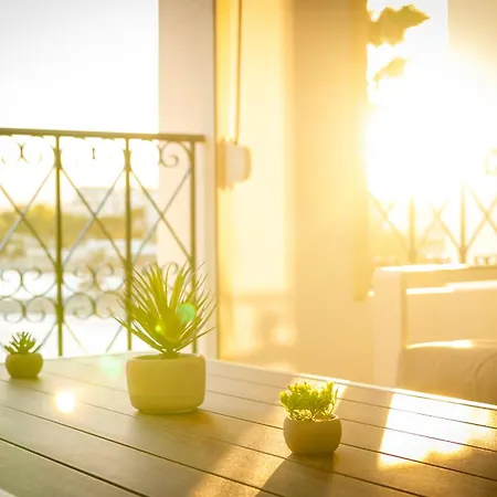 Banus -puerto Banus - Luxury Harbour Seafront - Brand New 3br - 3ba - Stunning Mediterranean Views - Outdoor Terrace - Colorful Sunsets - Bright Interiors - New Furniture - Steps From Marina & El Corte Ing Luxury Shopping * Marbella