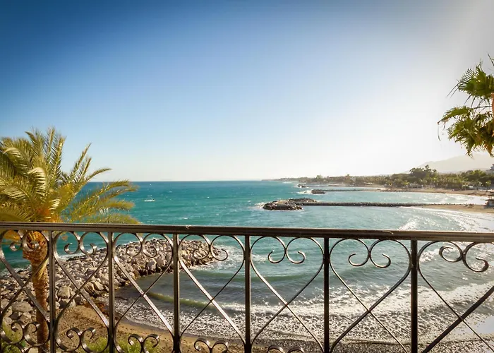 Banus - Harbour Seafront 公寓 *